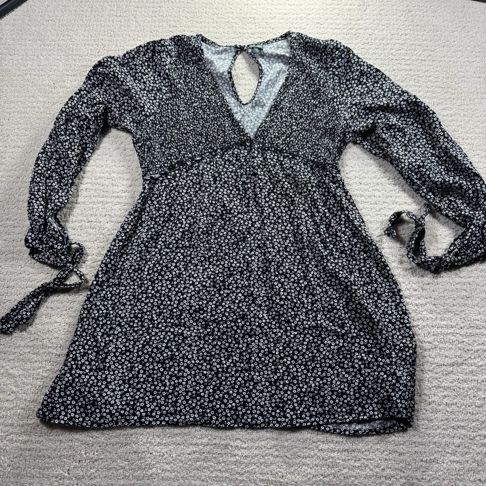 Wild Fable Woman's Rayon V-neck Tie Sleeve Dress Size Medium Black & White Daisy